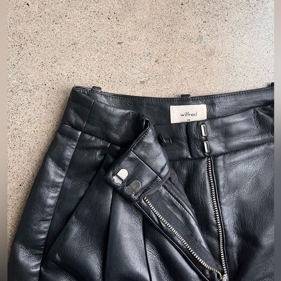 ARITZIA - Effortless Vegan Leather Pleated Pants - Picture 7 of 8